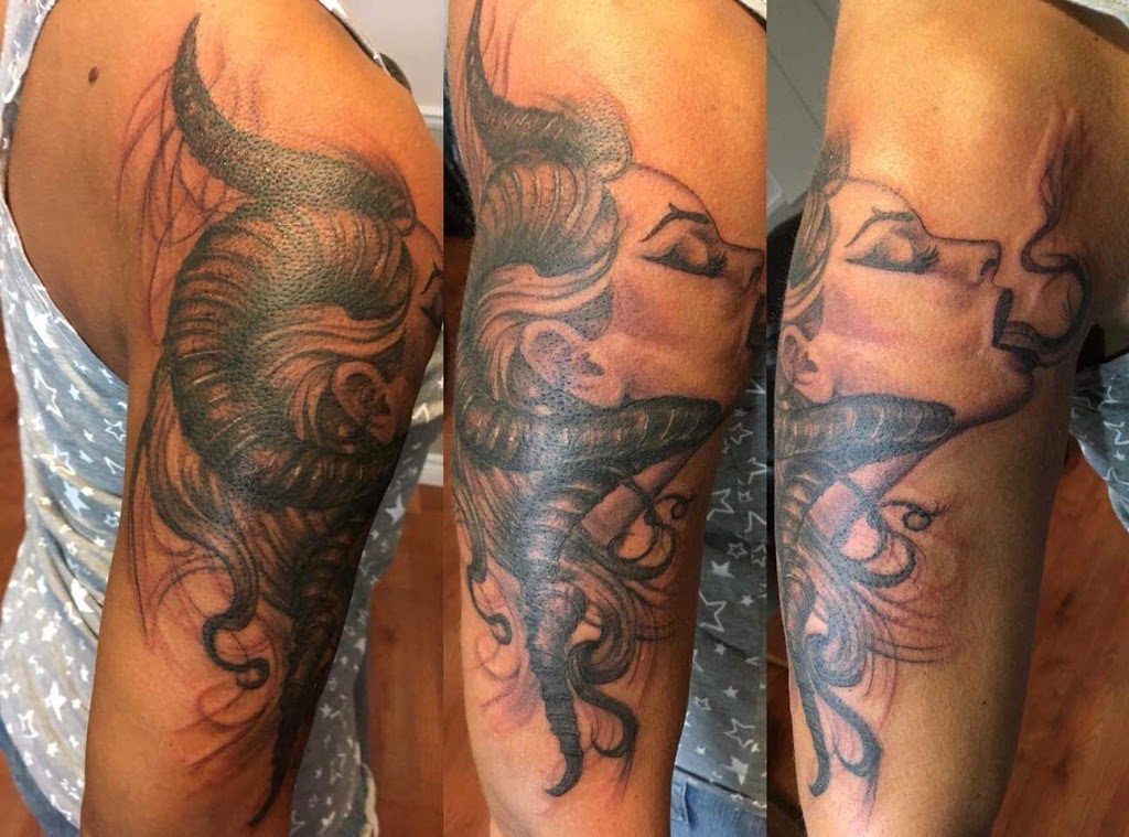 Gipsys Tattoo / Graphique Gipsy | 1495 Boulevard Jean-Jacques-Bertrand, Cowansville, QC J2K 3G8, Canada | Phone: (450) 266-1777