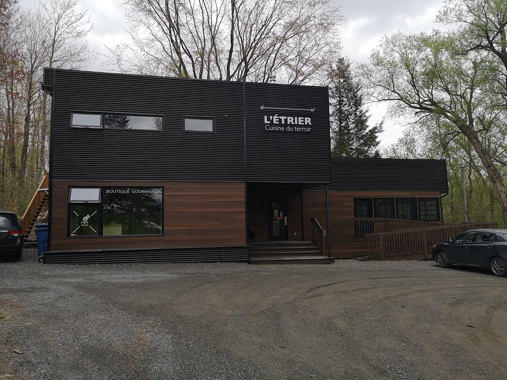 Restaurant LEtrier | 547 Rue Shefford, Bromont, QC J2L 1B9, Canada | Phone: (450) 534-3562