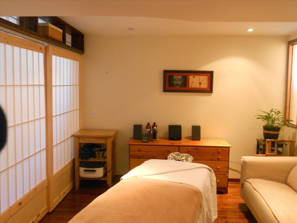 Mika Inamoto -Shiatsu- | 2223 Rue De Lorimier, Longueuil, QC J4K 3P2, Canada | Phone: (514) 261-7259