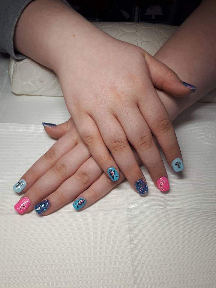 Fancy Fingers | 129 Galinee Trail, Port Dover, ON N0A 1N9, Canada | Phone: (519) 420-0446