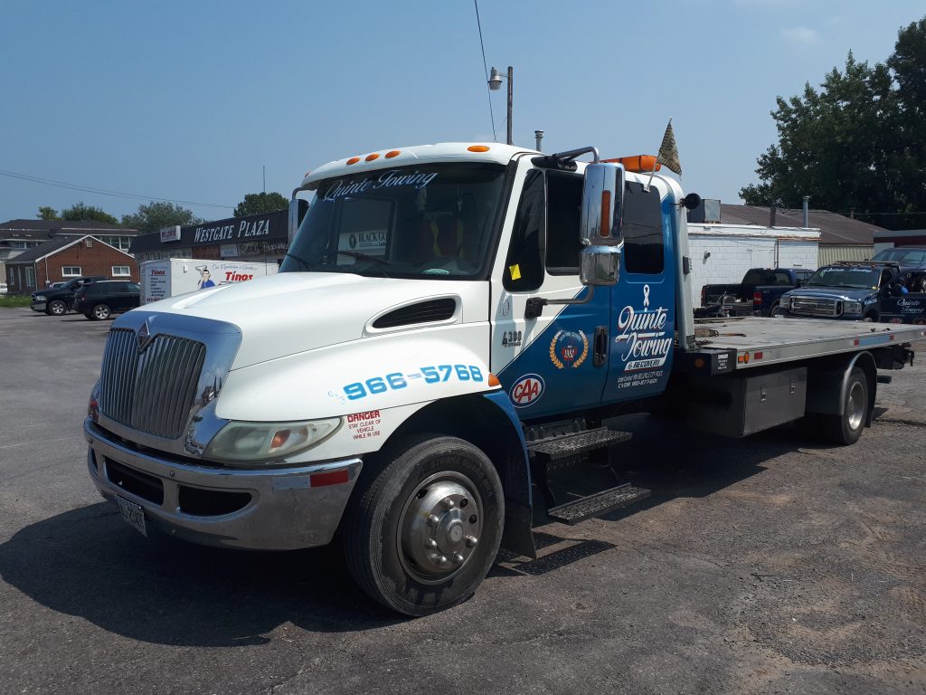 Quinte Towing and Recovery Ltd - Towing Company Belleville | 487 Dundas St W, Belleville, ON K8P 1B6, Canada | Phone: (613) 966-5768