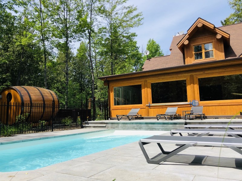 Piscine en fibre Okéanos Québec | 4506 Bd Sainte-Anne, Québec, QC G1C 2K3, Canada | Phone: (418) 667-6000