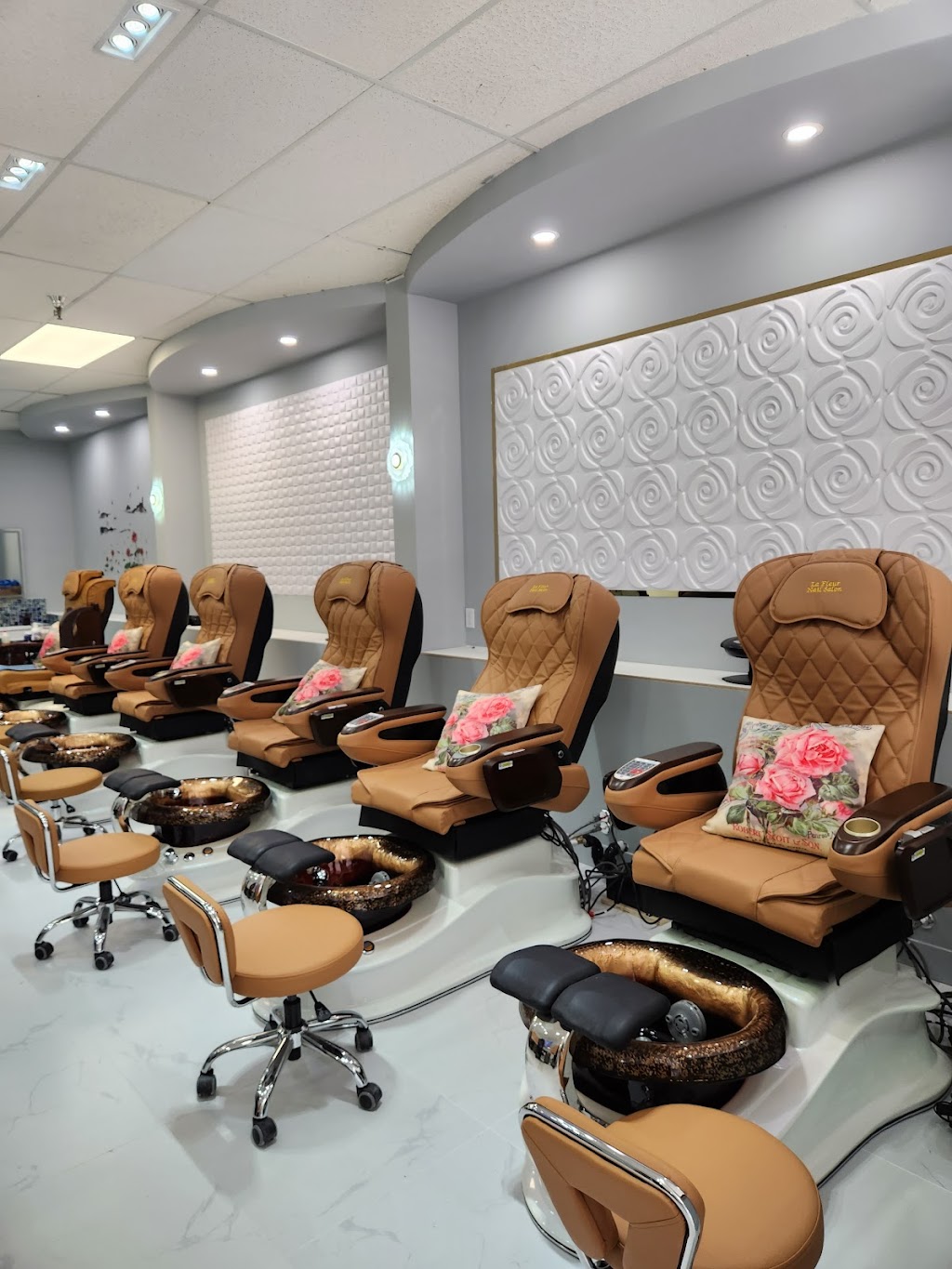 La Fleur Nails Salon | 4871 Joyce Ave #103, Powell River, BC V8A 5P4, Canada | Phone: (236) 328-0021