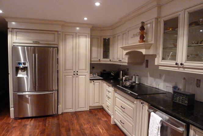 Alboro Kitchens | 70 Belfield Rd, Etobicoke, ON M9W 1G3, Canada | Phone: (416) 274-3930