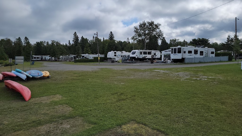 Camping municipal | 351 Chem. du 3 Rang du Lac S, Saint-Hubert-de-Rivière-du-Loup, QC G0L 3L0, Canada | Phone: (581) 337-1209