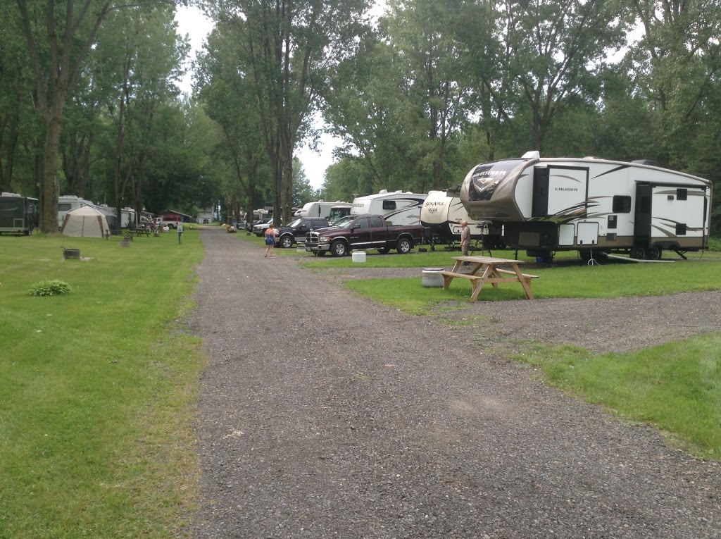 Camping Le Refuge Du Campeur 2007 | 18600 Boul Bécancour, Bécancour, QC G9H 1A8, Canada | Phone: (819) 233-3598