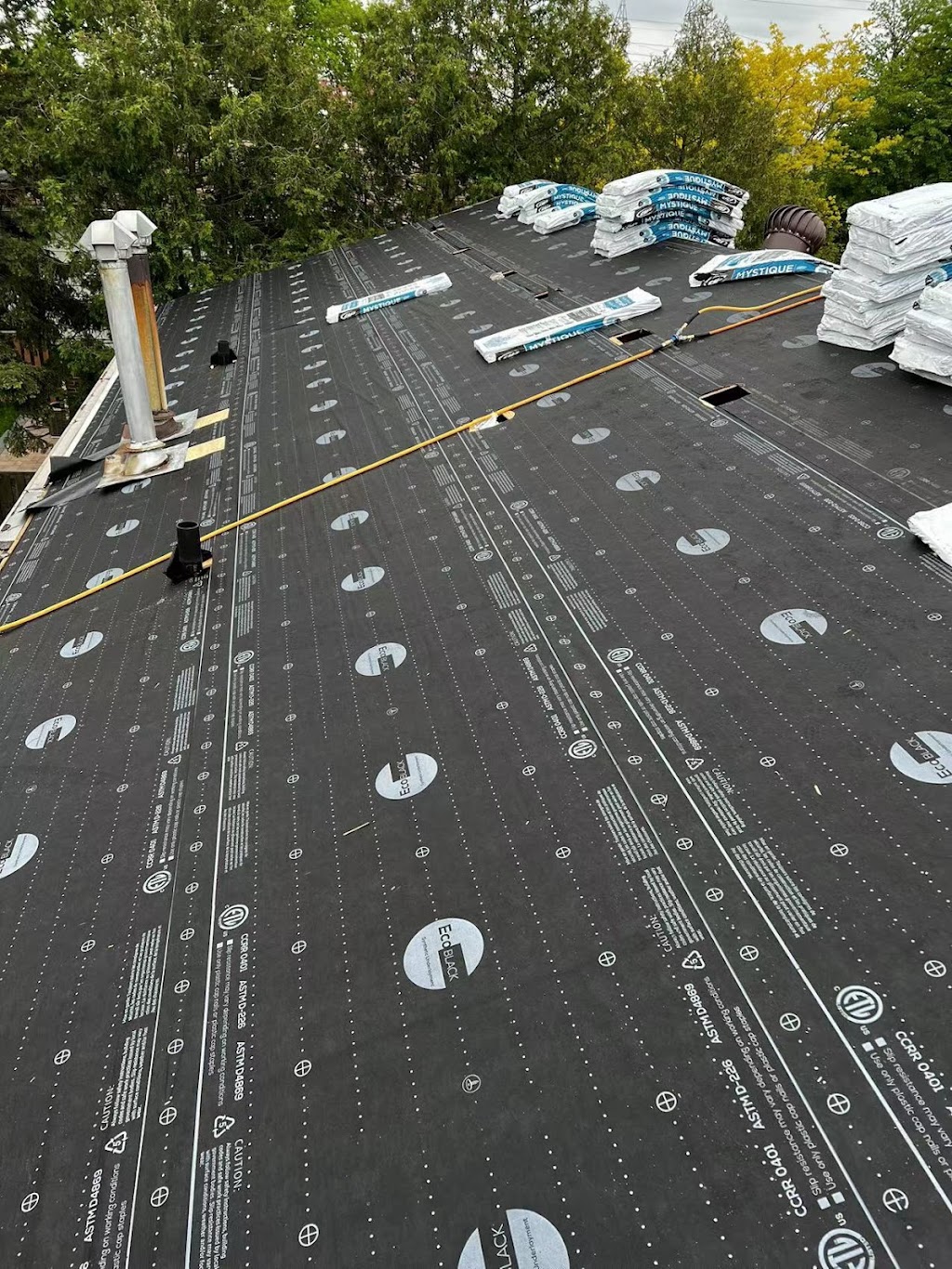 MagicBox Roofing | 18 Galbraith Crescent, Markham, ON L3S 1J6, Canada | Phone: (647) 784-9998