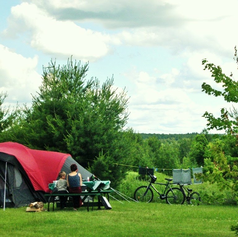 Camping Du Pont Couvert | 2335 Chemin du Pont Couvert, Waterville, QC J0B 3H0, Canada | Phone: (819) 562-6421