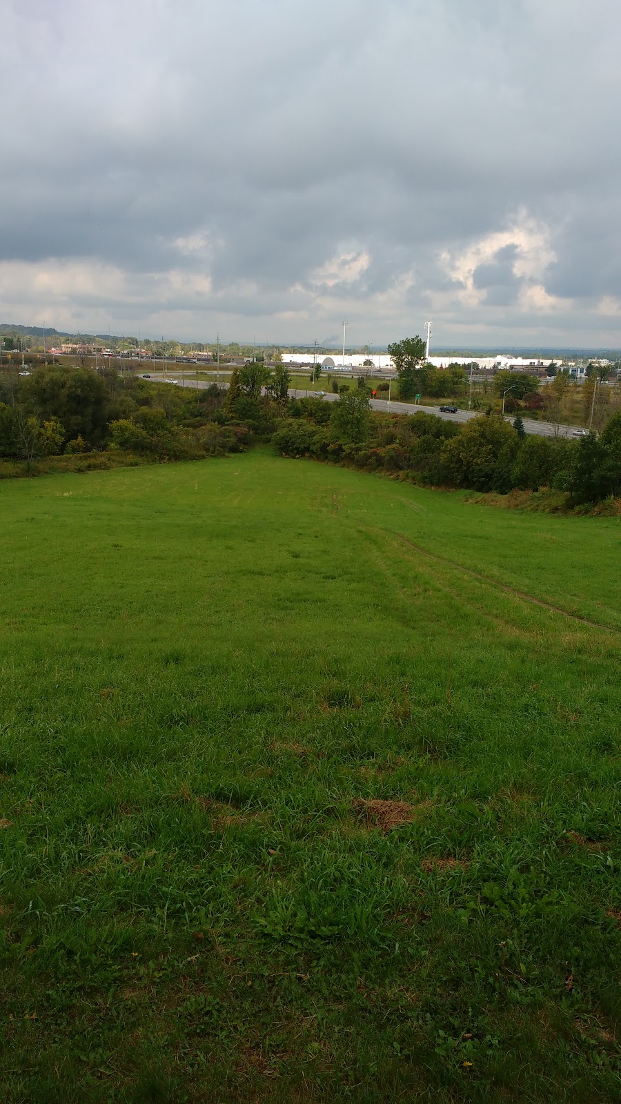 Greens Creek Sliding Hill | Bearbrook Rd, Ottawa, ON K1B 1B8, Canada