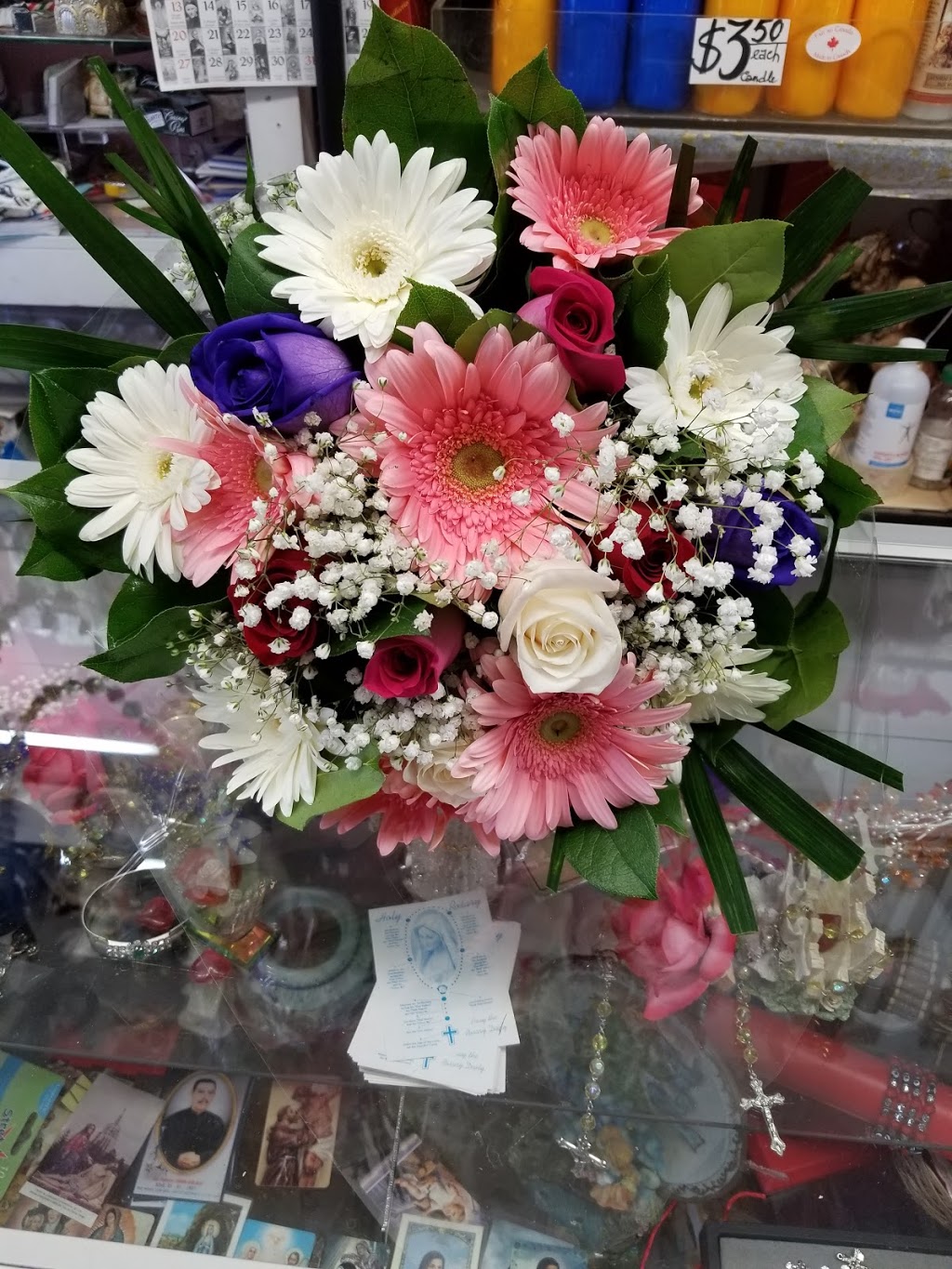 Toms Flower & Gift | 1863 Eglinton Ave W, York, ON M6E 3X2, Canada | Phone: (416) 939-9279
