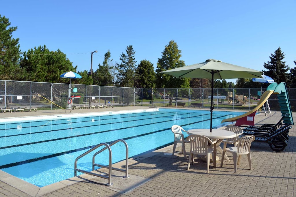 Falgarwood Pool, Outdoor (June to September) | 1349 Gainsborough Dr, Oakville, ON L6H 2H7, Canada | Phone: (905) 844-4862