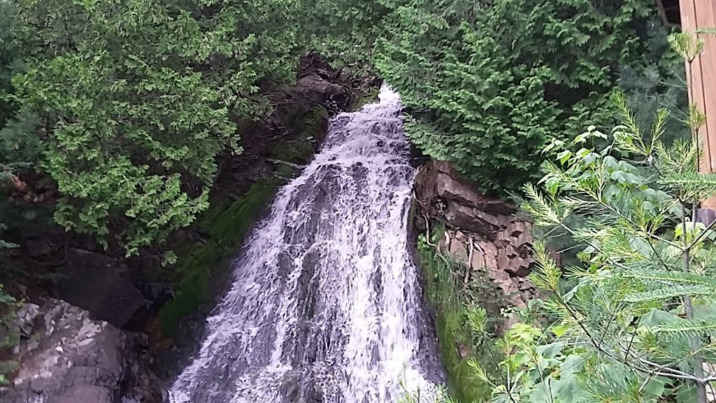 Domaine de La Chute | 35 Chemin du Vieux Quai, Baie-Saint-Paul, QC G3Z 1C2, Canada | Phone: (418) 760-8288