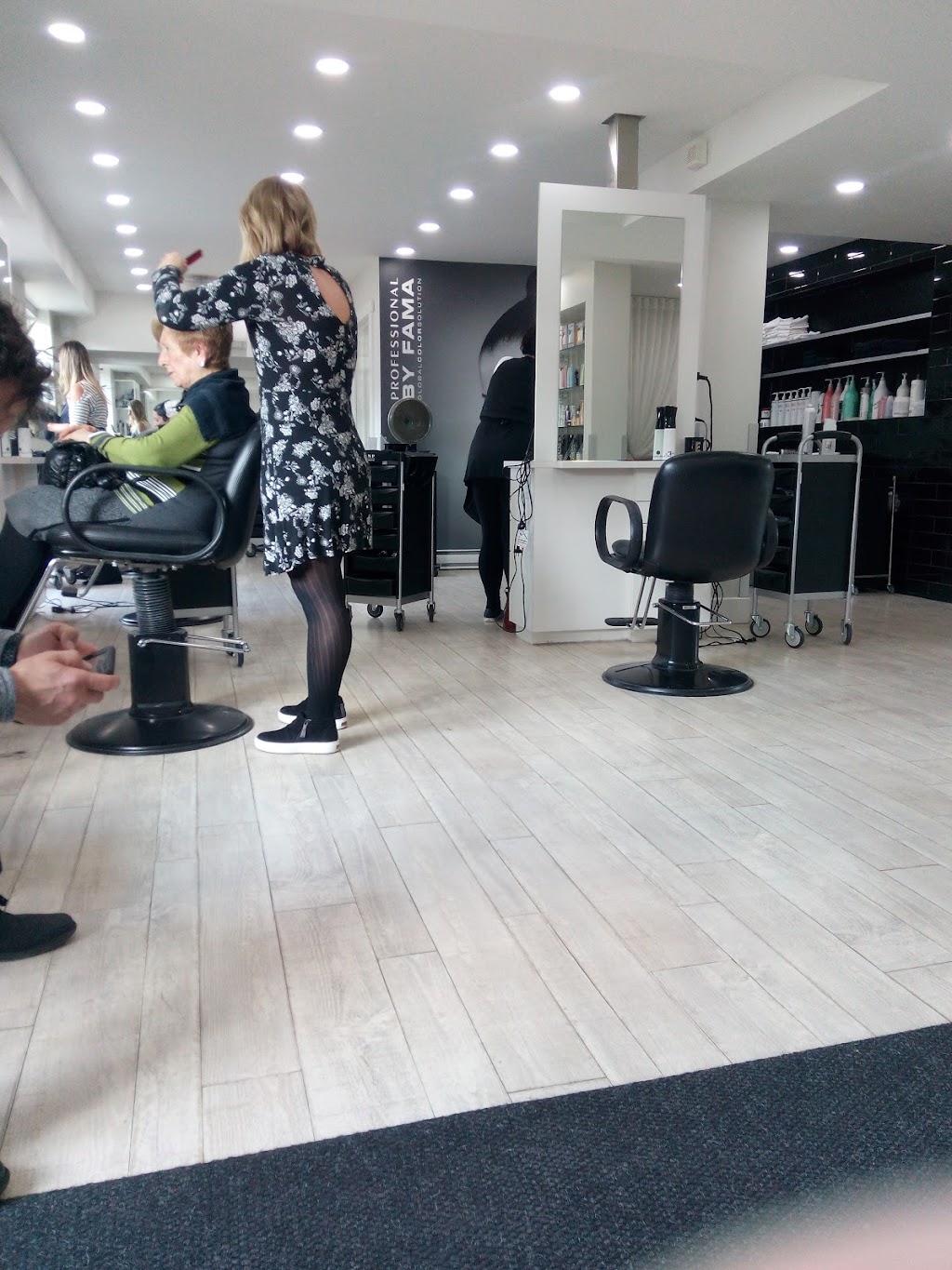 Coiffure Nuance Plus Enr | 2226 Rue Fleury E, Montréal, QC H2B 1K4, Canada | Phone: (514) 381-8505