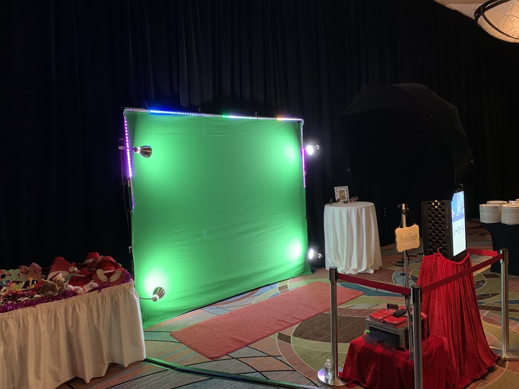 Red Carpet Photo Booth | 101 Donwoods Ct, Brampton, ON L6P 1T7, Canada | Phone: (416) 706-8110