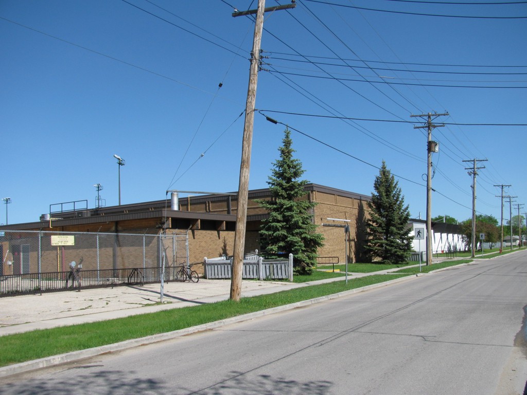 Transcona Kinsmen Centennial Pool | 1101 Wabasha St, Winnipeg, MB R2C 0P3, Canada | Phone: (877) 311-4974