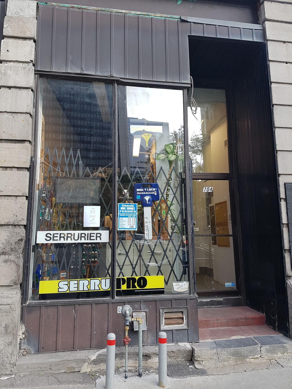 Serrupro - Locksmith Notre Dame | 704 Rue Notre-Dame Ouest, Montréal, QC H3C 1J2, Canada | Phone: (514) 397-2621