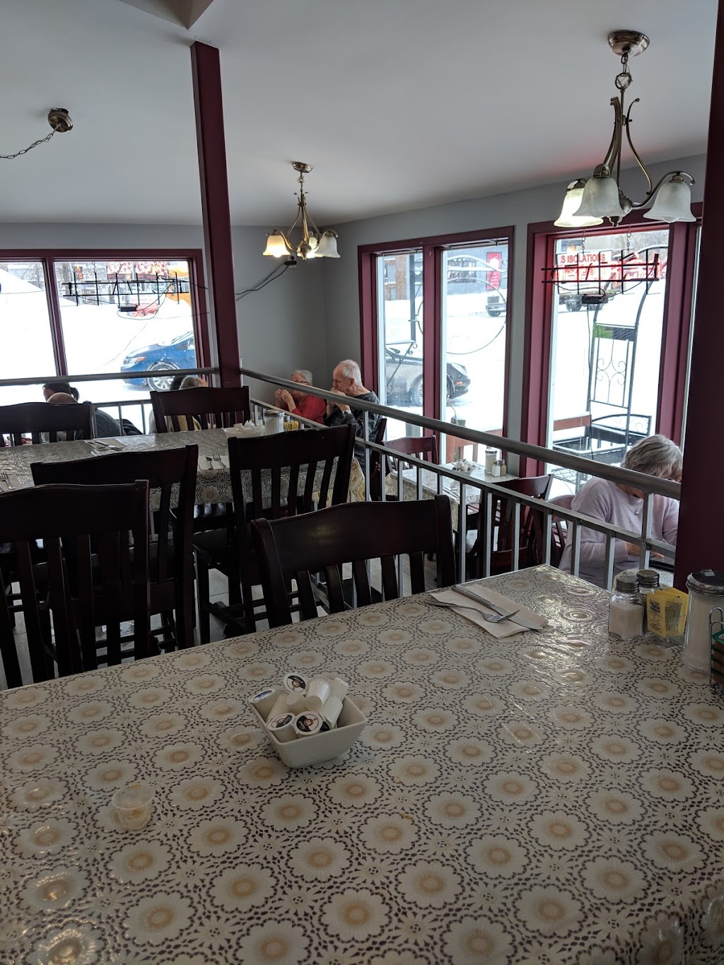 Restaurant 4 Coins | 686 Rue Fournier, Saint-Jérôme, QC J7Z 4W5, Canada | Phone: (450) 504-4111