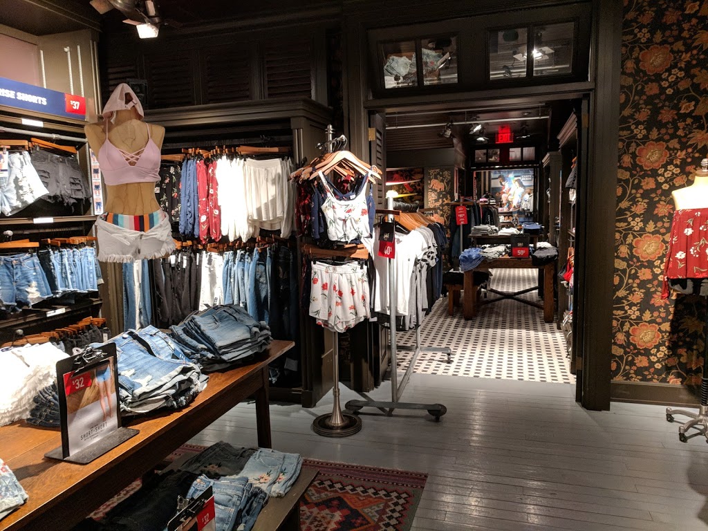 Hollister Co. | 25 Peel Centre Dr, Brampton, ON L6T 3R5, Canada | Phone: (905) 792-2207