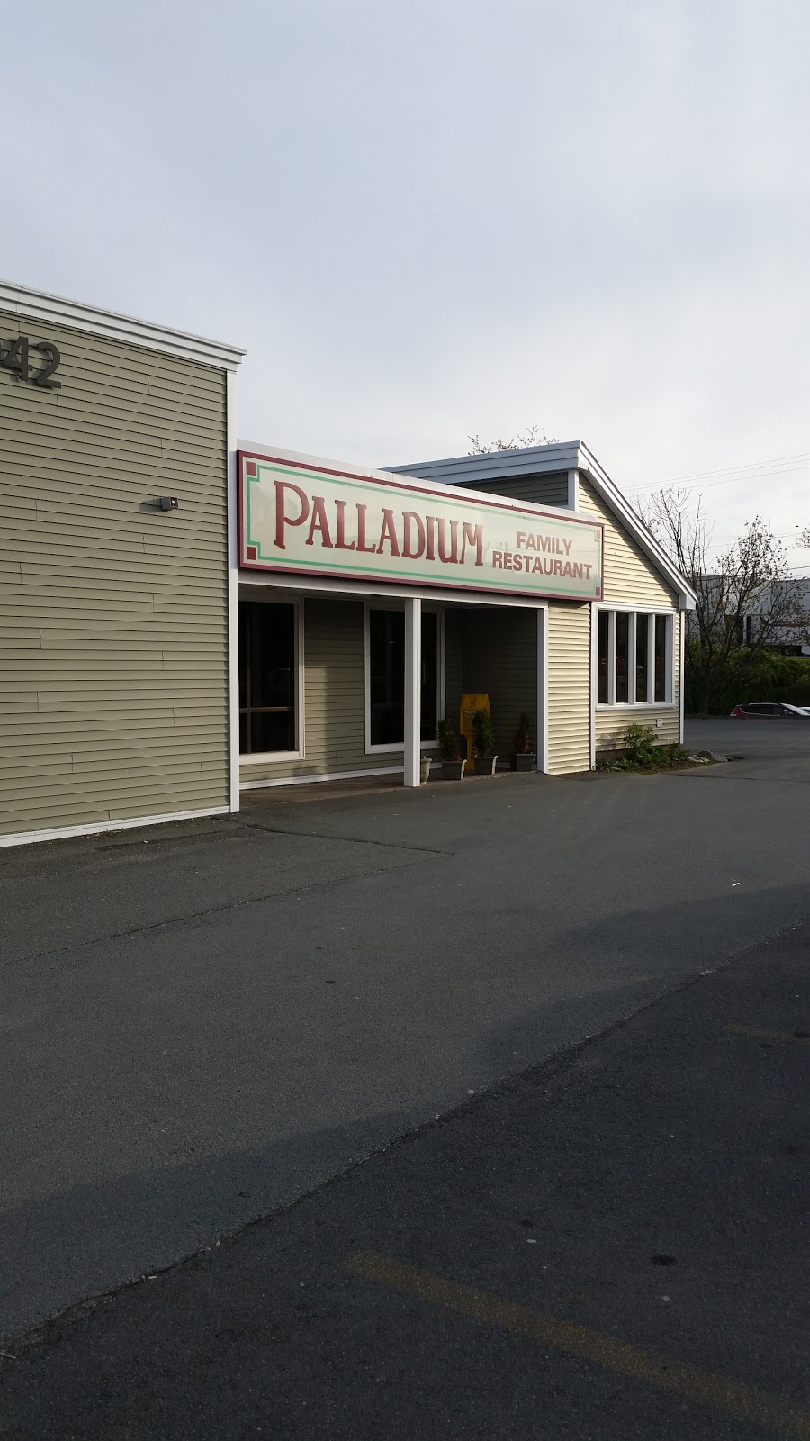 Palladium Family Resturant | 942 Cole Harbour Rd, Dartmouth, NS B2V 1E6, Canada | Phone: (902) 434-6402