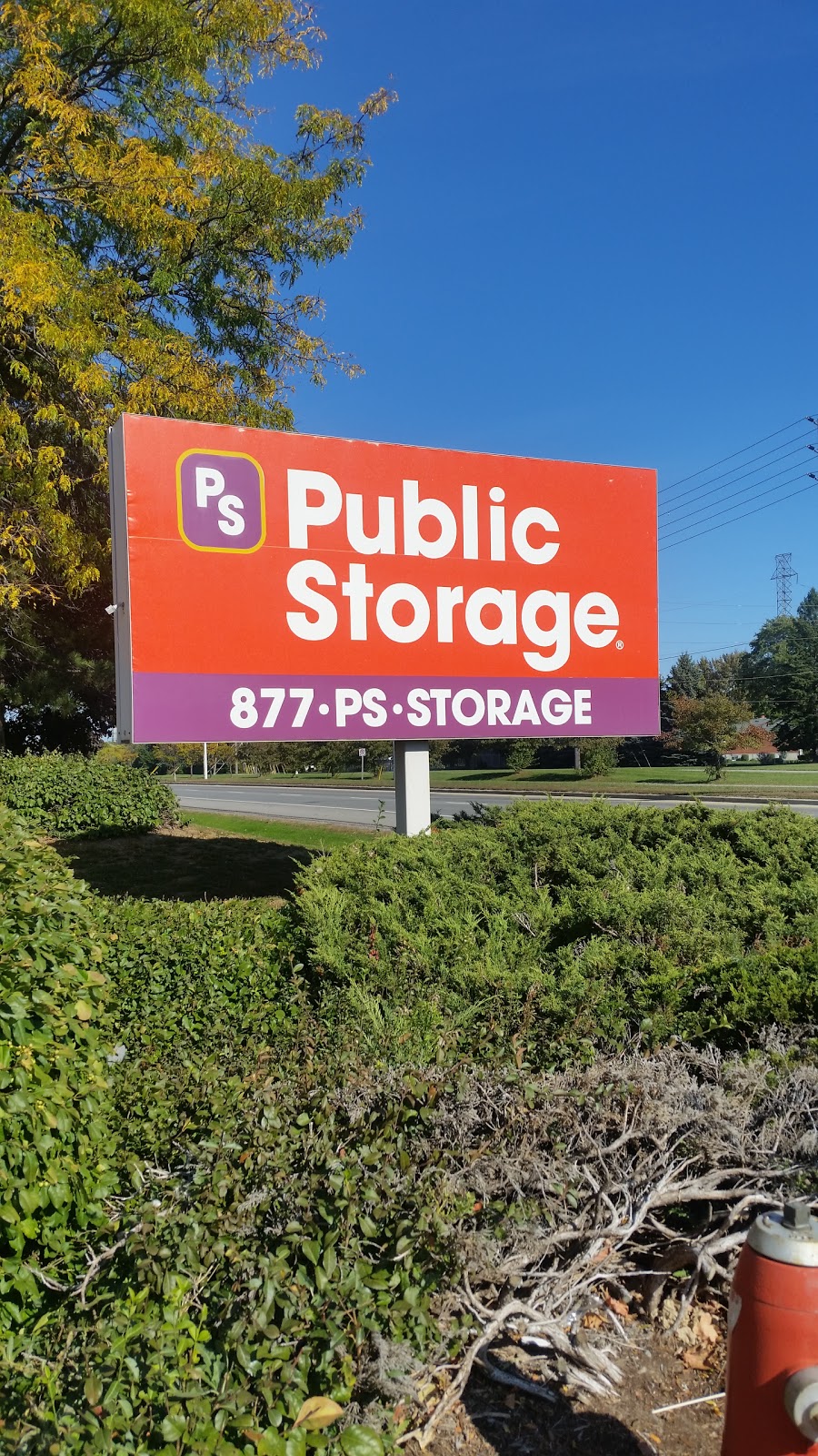 Public Storage | 921 Queensway E, Mississauga, ON L4Y 4C1, Canada | Phone: (905) 276-7699