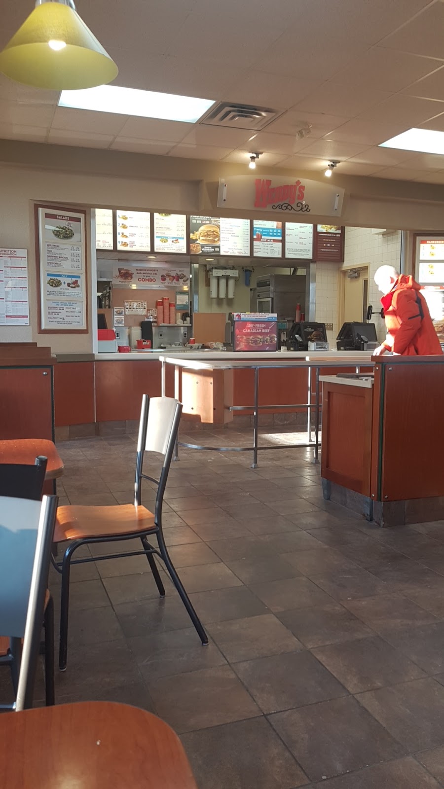 Wendys | 17725 Yonge St, Newmarket, ON L3Y 7C1, Canada | Phone: (905) 853-9861