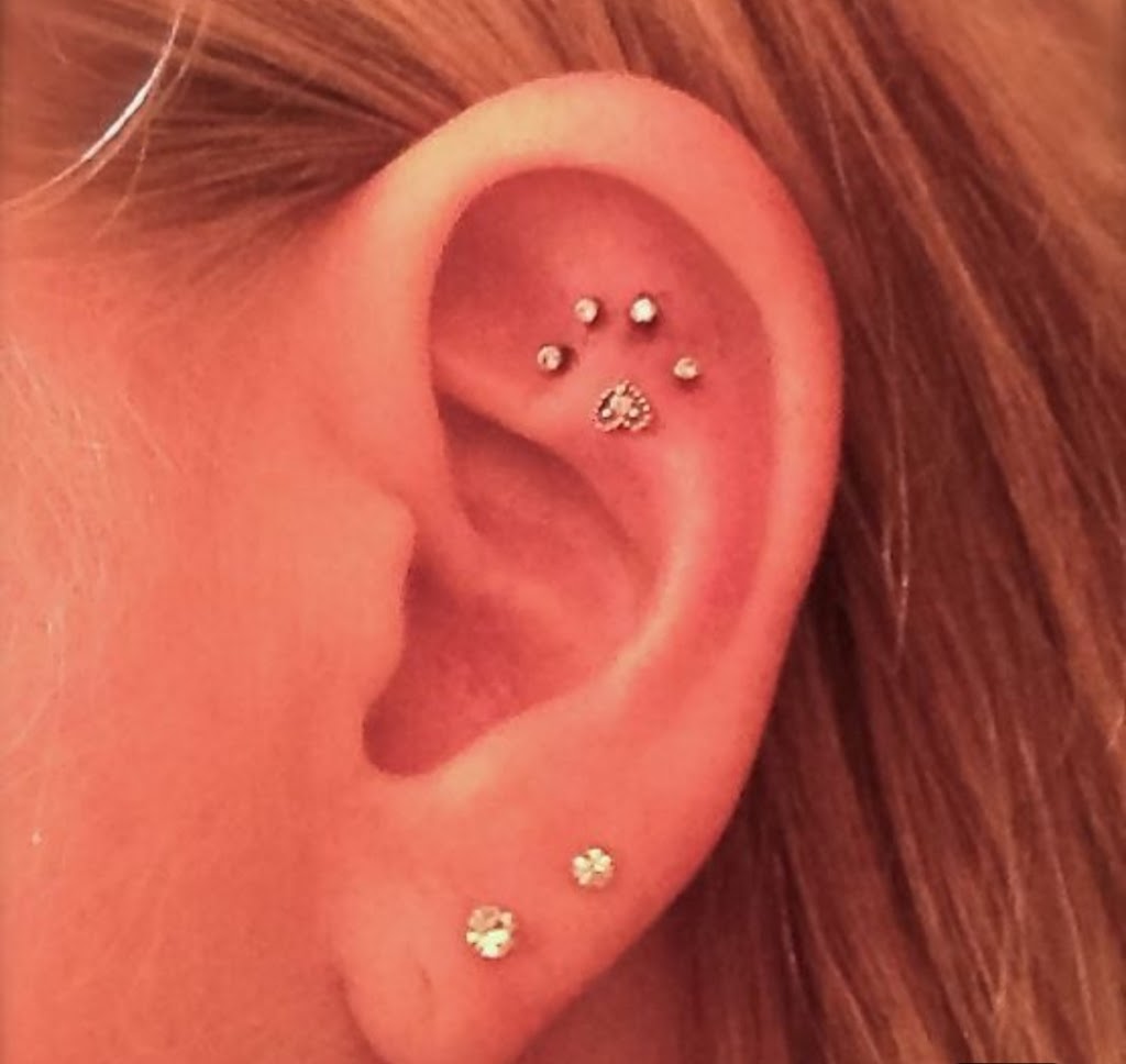 Electric jewels body piercing | 141 Victoria St E, Amherst, NS B4H 1X9, Canada | Phone: (902) 297-7812