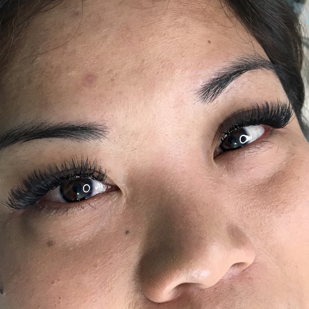 Lashed Out | 17 Dan Sheehan Ln, Bowmanville, ON L1C 0M6, Canada | Phone: (905) 431-4701