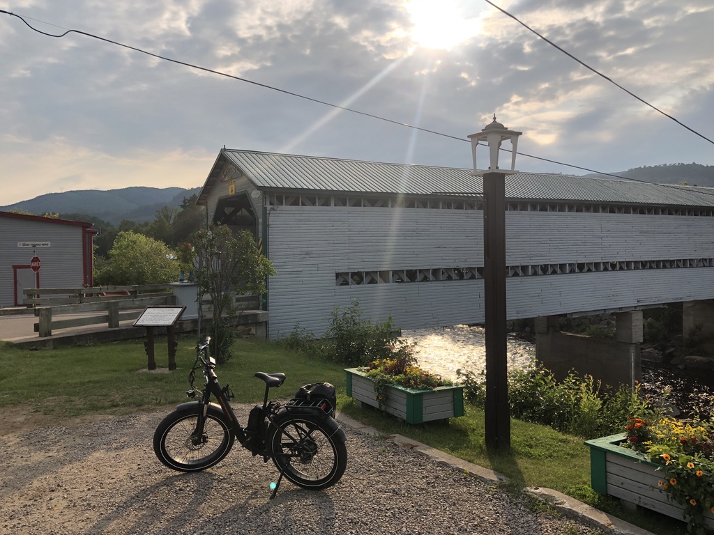 Vélo Fjord e-bikes | 317 Rue Saint-Jean-Baptiste, LAnse-Saint-Jean, QC G0V 1J0, Canada | Phone: (418) 272-1222