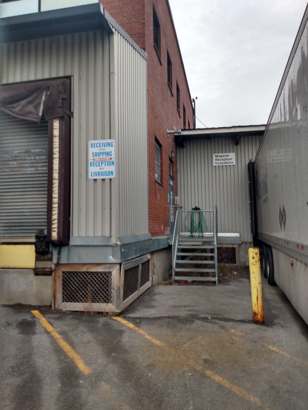 CNR Diesel Shop | 8050 Boul Cavendish, Montréal, QC H4T 1C6, Canada | Phone: (514) 734-2302