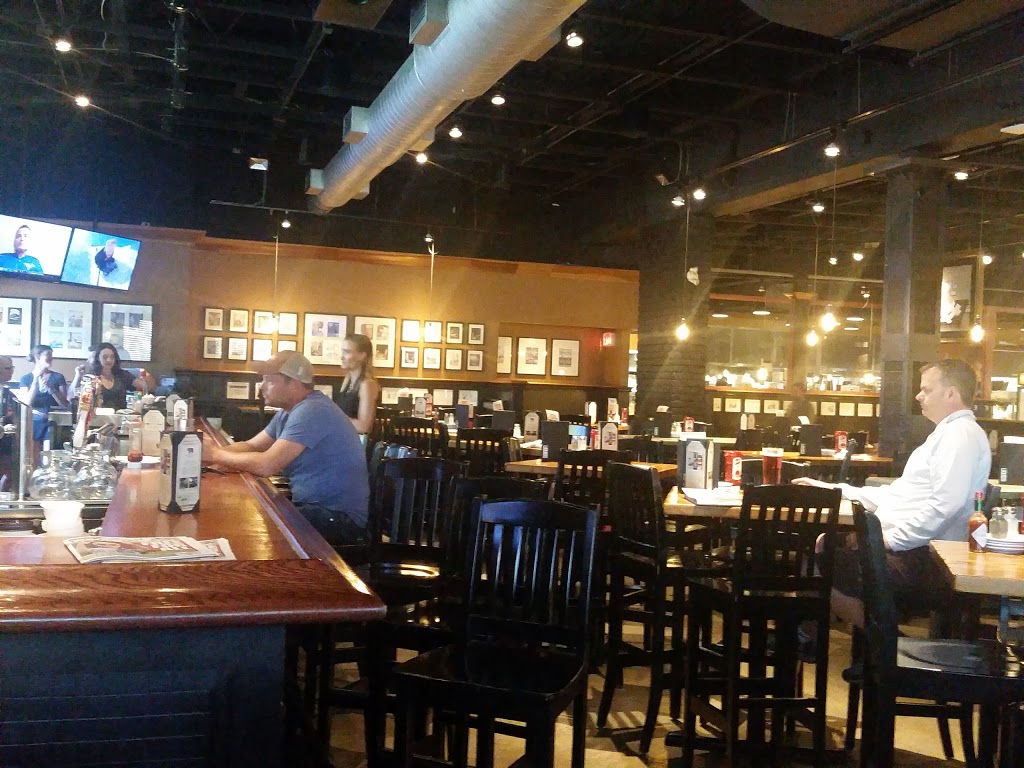 Jack Astors Bar & Grill | 17830 Yonge St, Newmarket, ON L3Y 8S1, Canada | Phone: (905) 967-0401