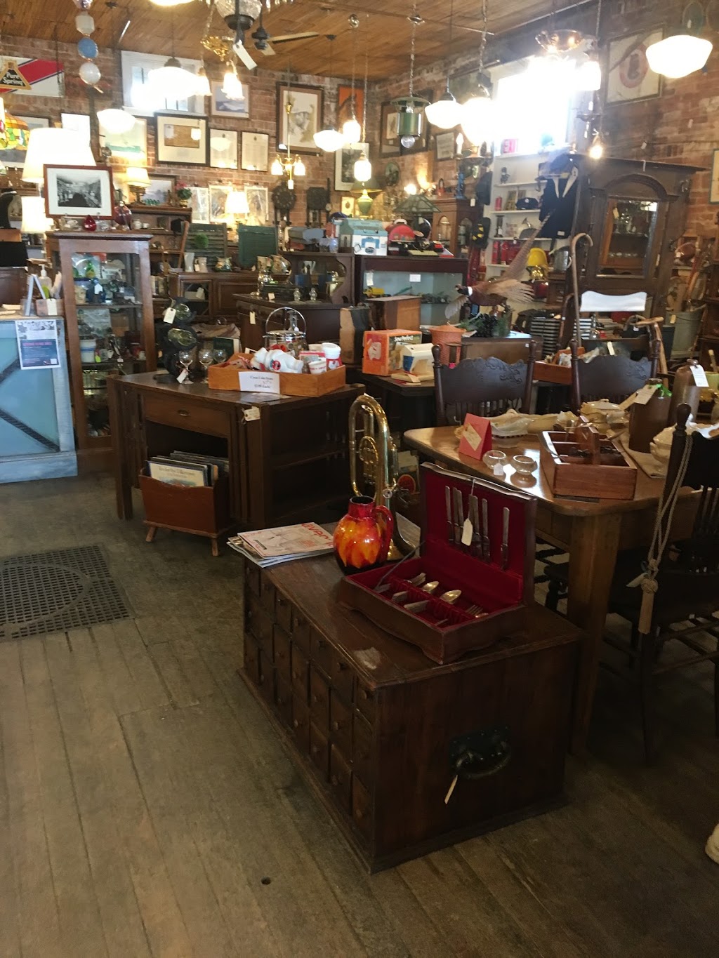 Sentimental Journey Antiques | 1901 20 Ave, Nanton, AB T0L 1R0, Canada | Phone: (403) 646-2439