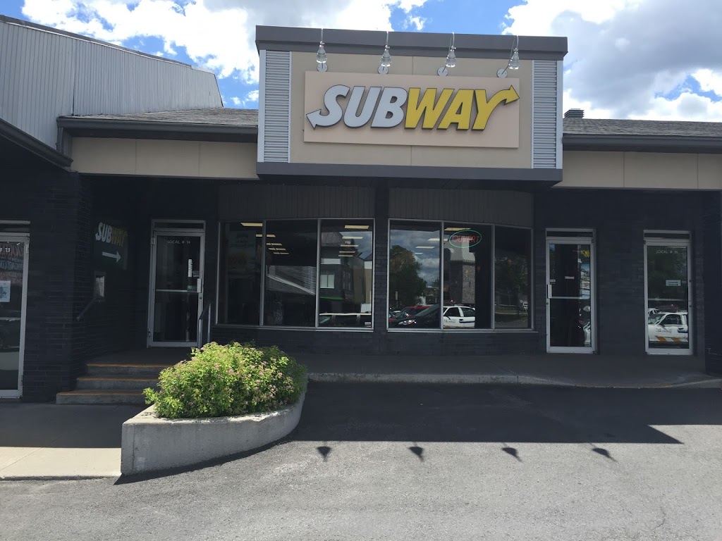 Restaurant SUBWAY | 814 Boulevard de lAnge Gardien N, LAssomption, QC J5W 1P6, Canada | Phone: (450) 589-1730