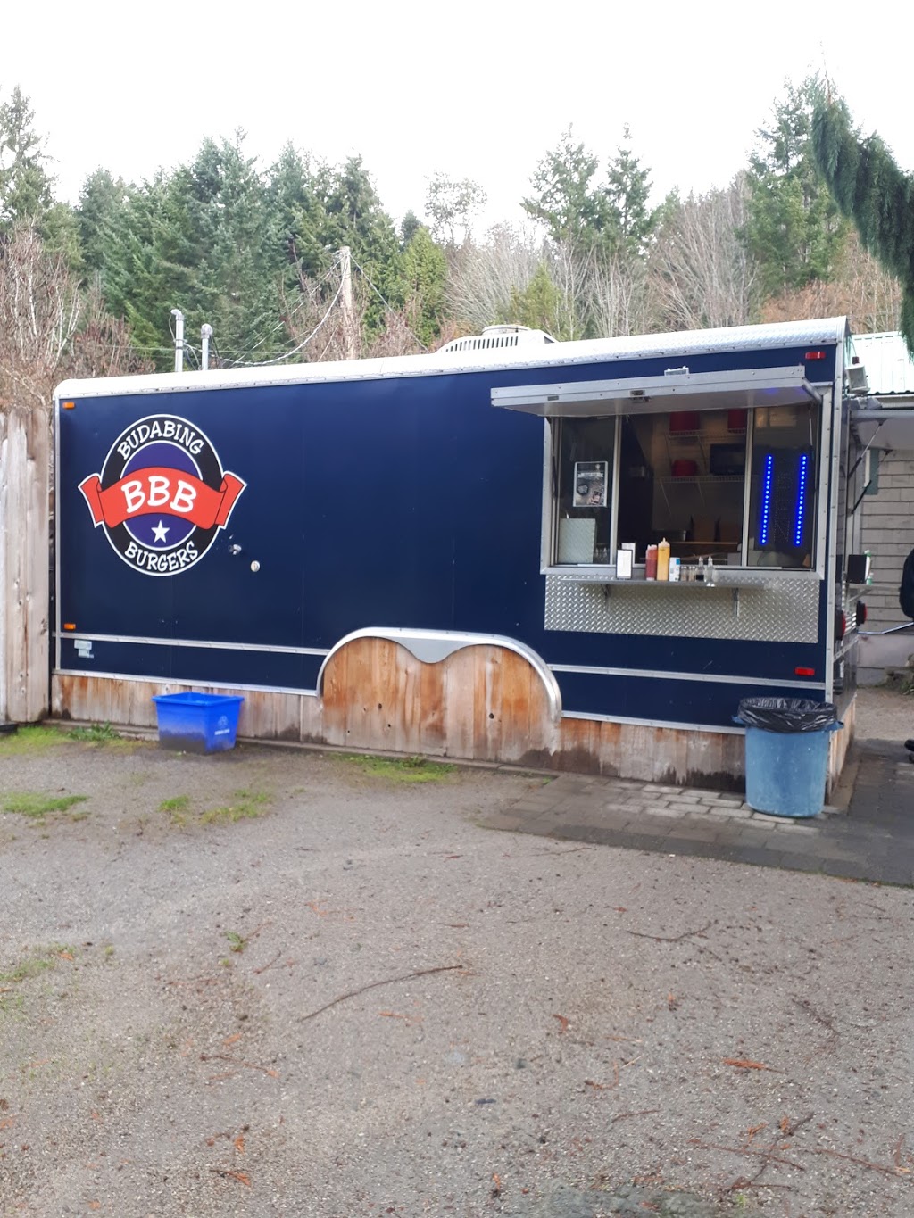 Badabing Burgers | 12905 Madeira Park Rd, Madeira Park, BC V0N 2H0, Canada | Phone: (604) 883-9655