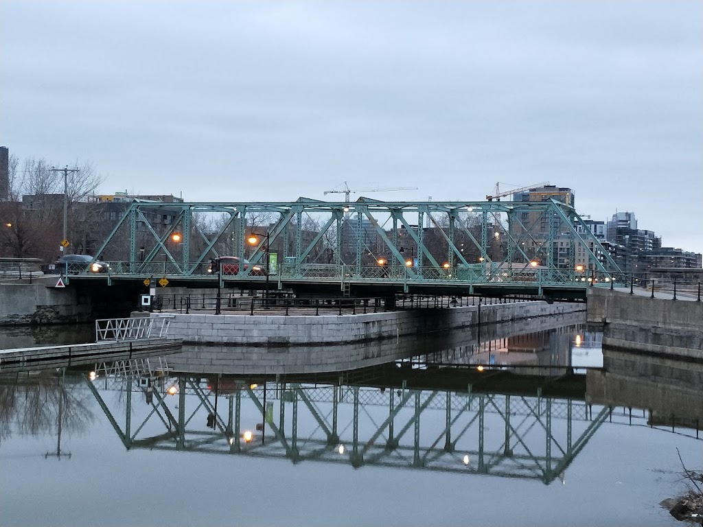 Eclusiers Park | Rue Sainte-Cunégonde, Montréal, QC H3J 2C9, Canada