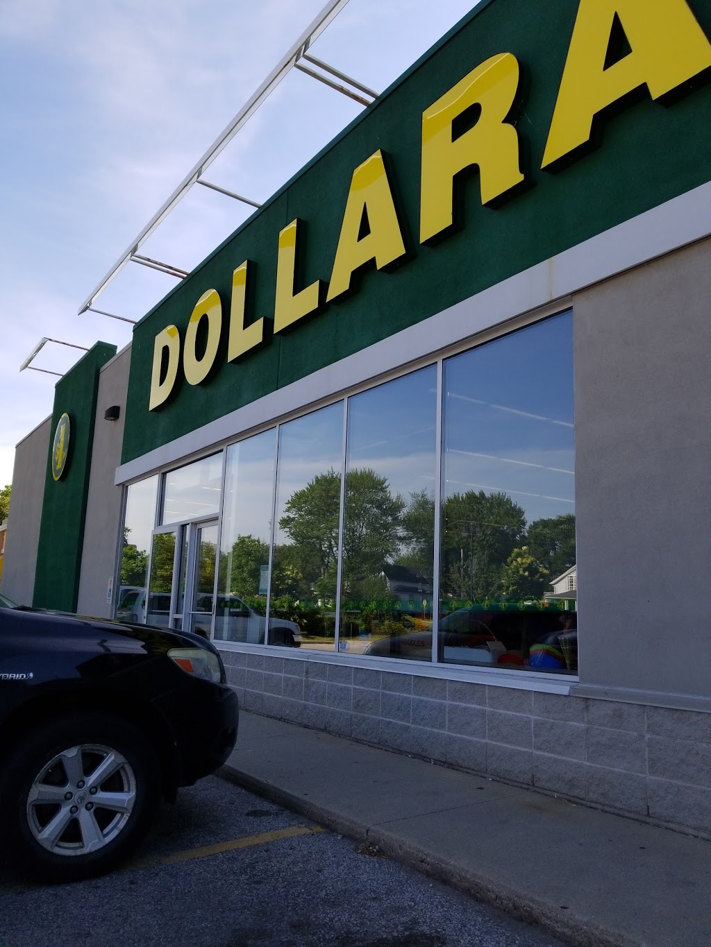 Dollarama | 419 Lyndoch St, Corunna, ON N0N 1G0, Canada | Phone: (519) 862-3757