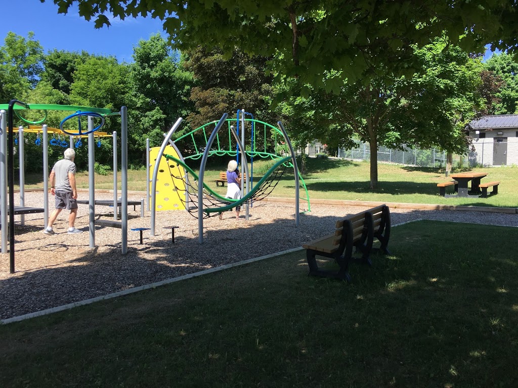 Hillsburgh Park And Baseball Diamond | 17 Church St, Hillsburgh, ON N0B 1Z0, Canada