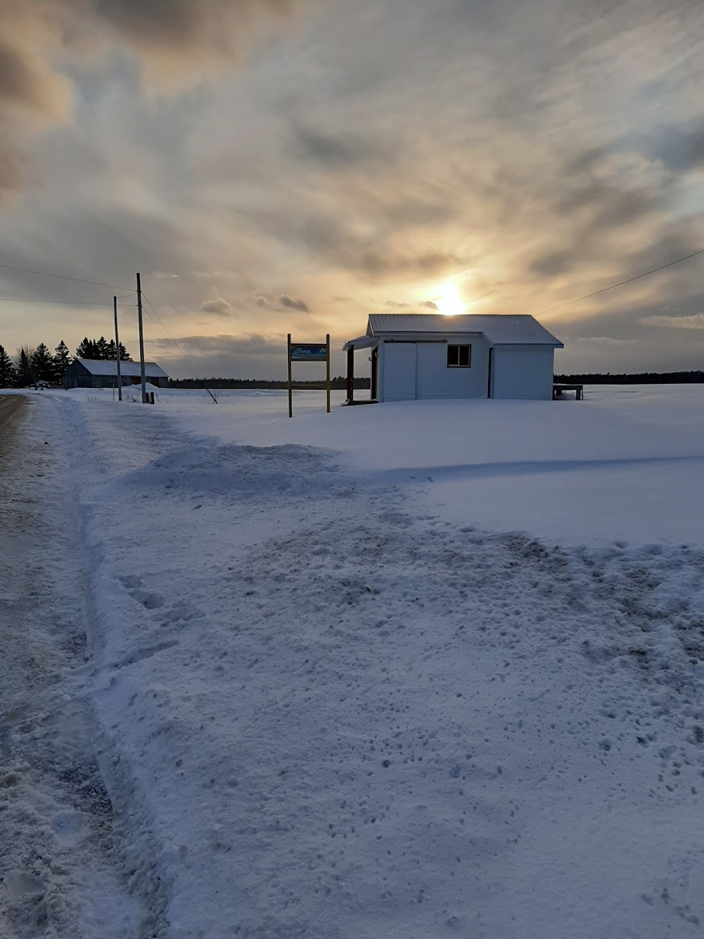 Ferme Paquette Dessureaux | 371 Chem. de la Rivière à Veillet, Sainte-Geneviève-de-Batiscan, QC G0X 2R0, Canada | Phone: (418) 362-2829