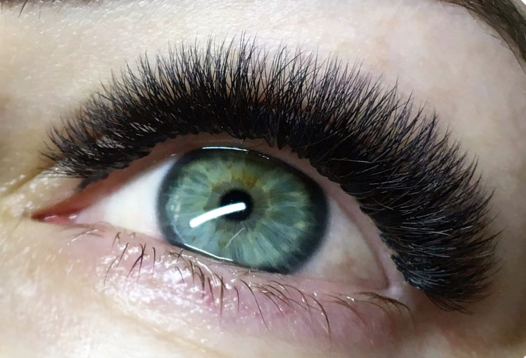 Magic Lashes Studio | 1034 Stadacona St E, Moose Jaw, SK S6H 0K9, Canada | Phone: (306) 681-5542