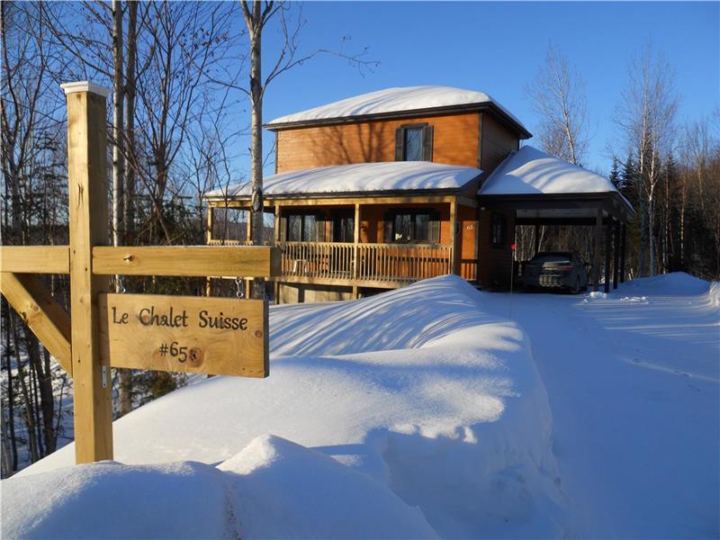 Chalet Suisse | 65 Chemin Jacques-Labrèque, Petite-Rivière-Saint-François, QC G0A 2L0, Canada | Phone: (418) 271-3706