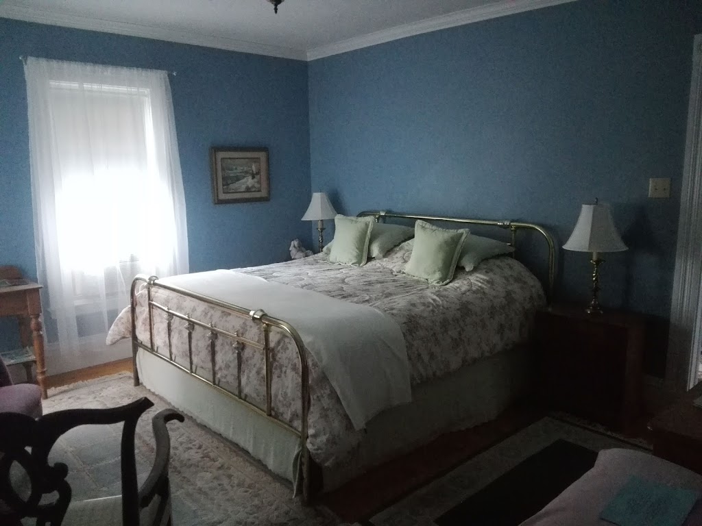 At the Turret Bed & Breakfast | 372 St George St, Annapolis Royal, NS B0S 1A0, Canada | Phone: (902) 532-5770