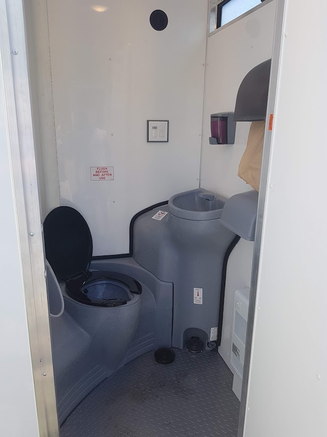 FIVE STARS PORTABLE TOILETS | 60 Beach Rd, Hamilton, ON L8L 8K3, Canada | Phone: (905) 719-3795