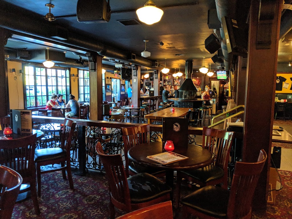 The Raven Public House | 1052 Deep Cove Rd, North Vancouver, BC V7G 1S3, Canada | Phone: (604) 929-3834