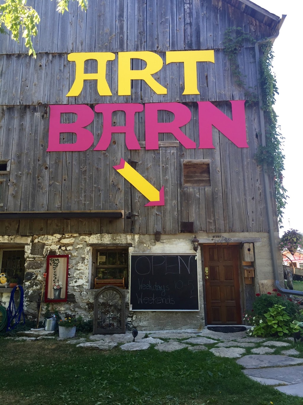 Newton Street Art Barn | 2406 Newton St, Victoria Harbour, ON L0K 2A0, Canada | Phone: (705) 534-7062