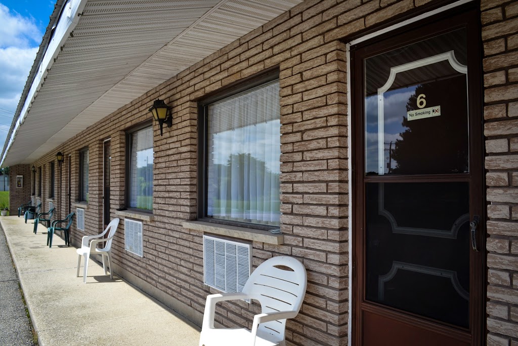 Lighthouse Motel | 1864 ON-9, Walkerton, ON N0G 2V0, Canada | Phone: (519) 881-0202