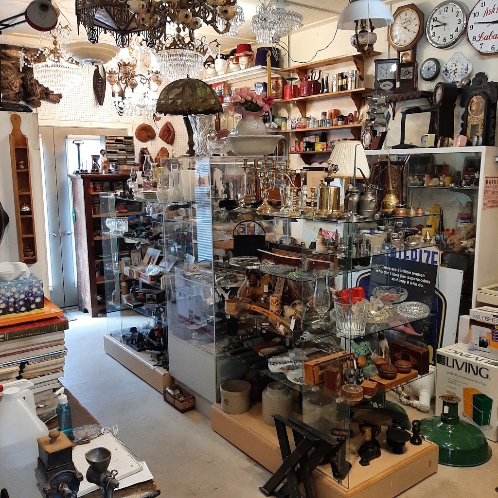 BOBs Antiques and Treasures | 38 Carroll St W, Strathroy, ON N7G 1A8, Canada | Phone: (519) 860-8979