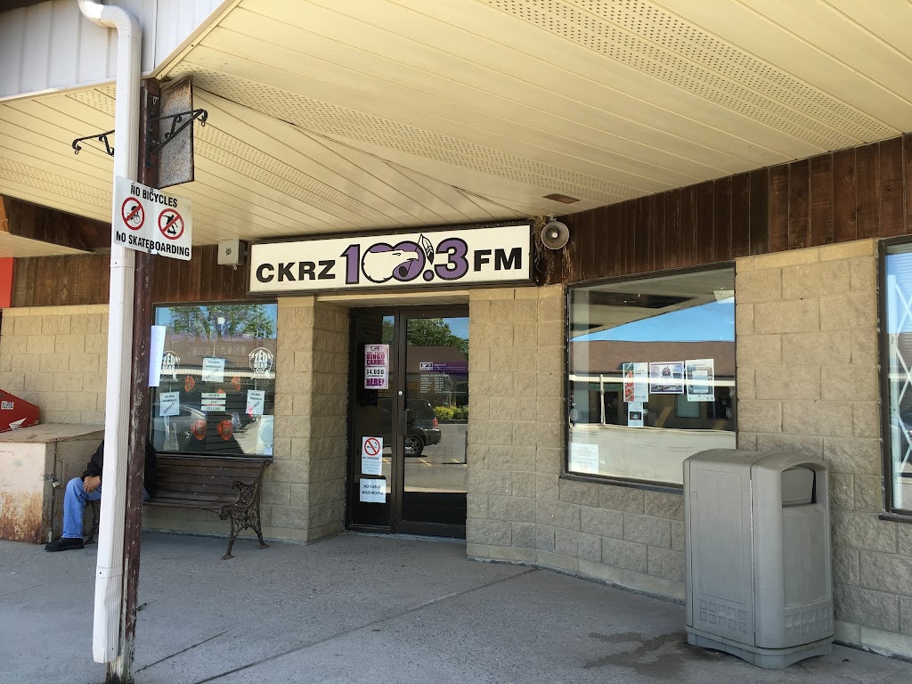 CKRZ 100.3 FM | 1721 Chiefswood Rd, Ohsweken, ON N0A 1M0, Canada | Phone: (519) 445-4140