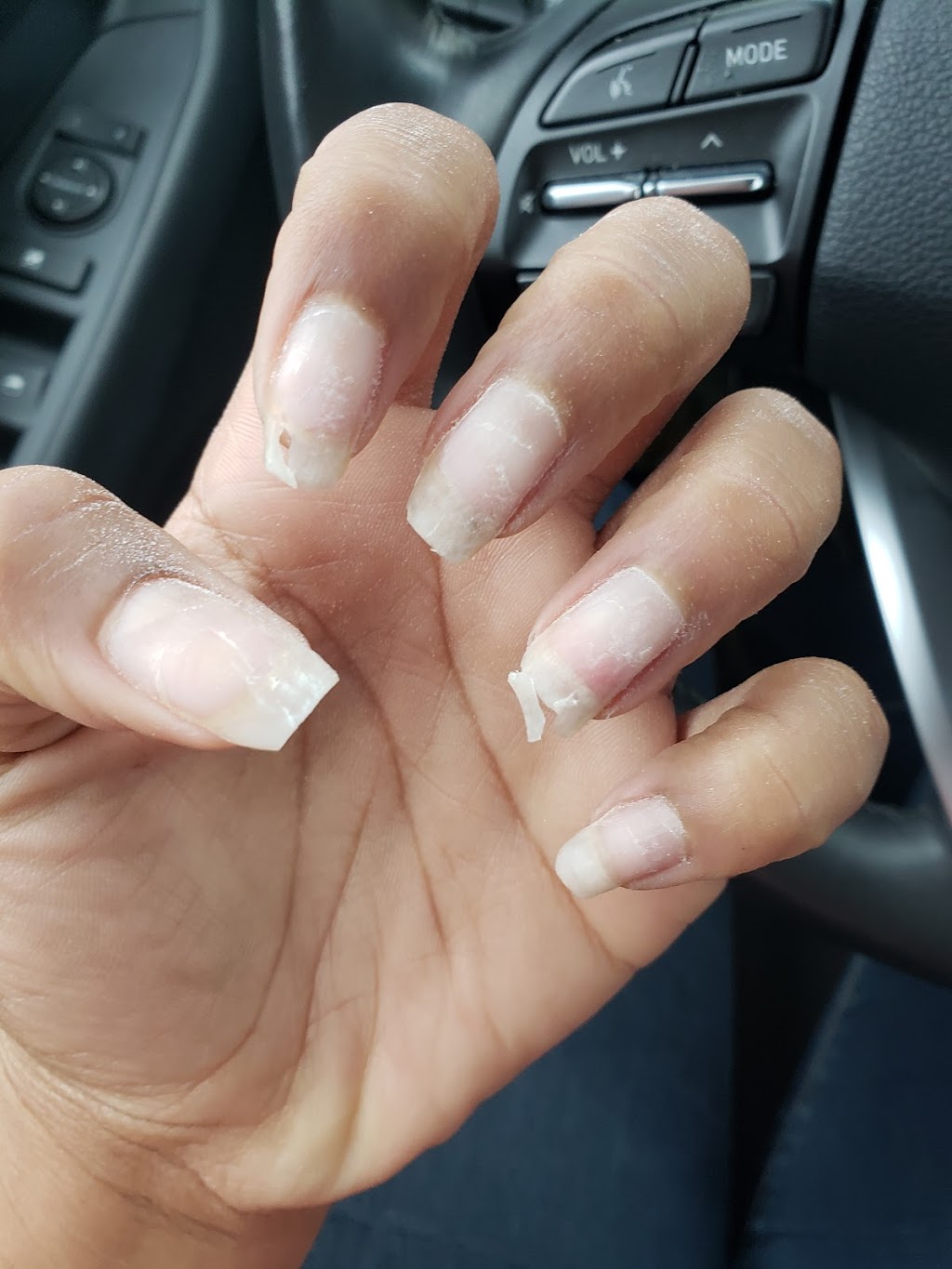 Happy Nail | 925 Rathburn Rd E, Mississauga, ON L4W 4C3, Canada | Phone: (905) 306-9099