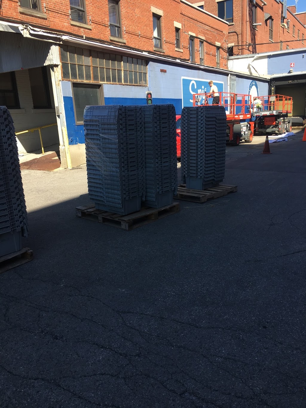 Les Boites Gobac Inc. - Boites de déménagement/Moving boxes | 2960 Rue Halpern, Saint-Laurent, QC H4S 1R2, Canada | Phone: (514) 335-2427