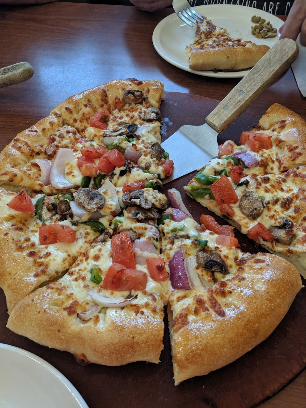 Pizza Hut | 324 Boul Labelle, Sainte-Thérèse, QC J7E 2Y1, Canada | Phone: (450) 433-1561