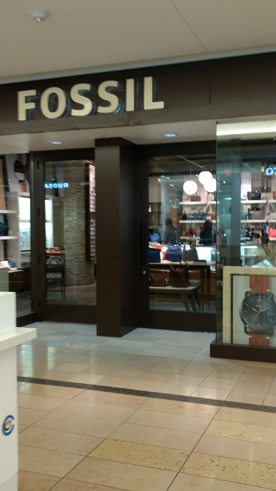 Fossil Store | 25 The West Mall #1747, Etobicoke, ON M9C 1B8, Canada | Phone: (416) 621-4059